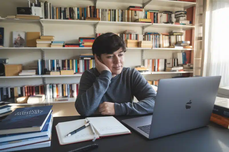 Hvordan lage en god studieplan og holde deg til den